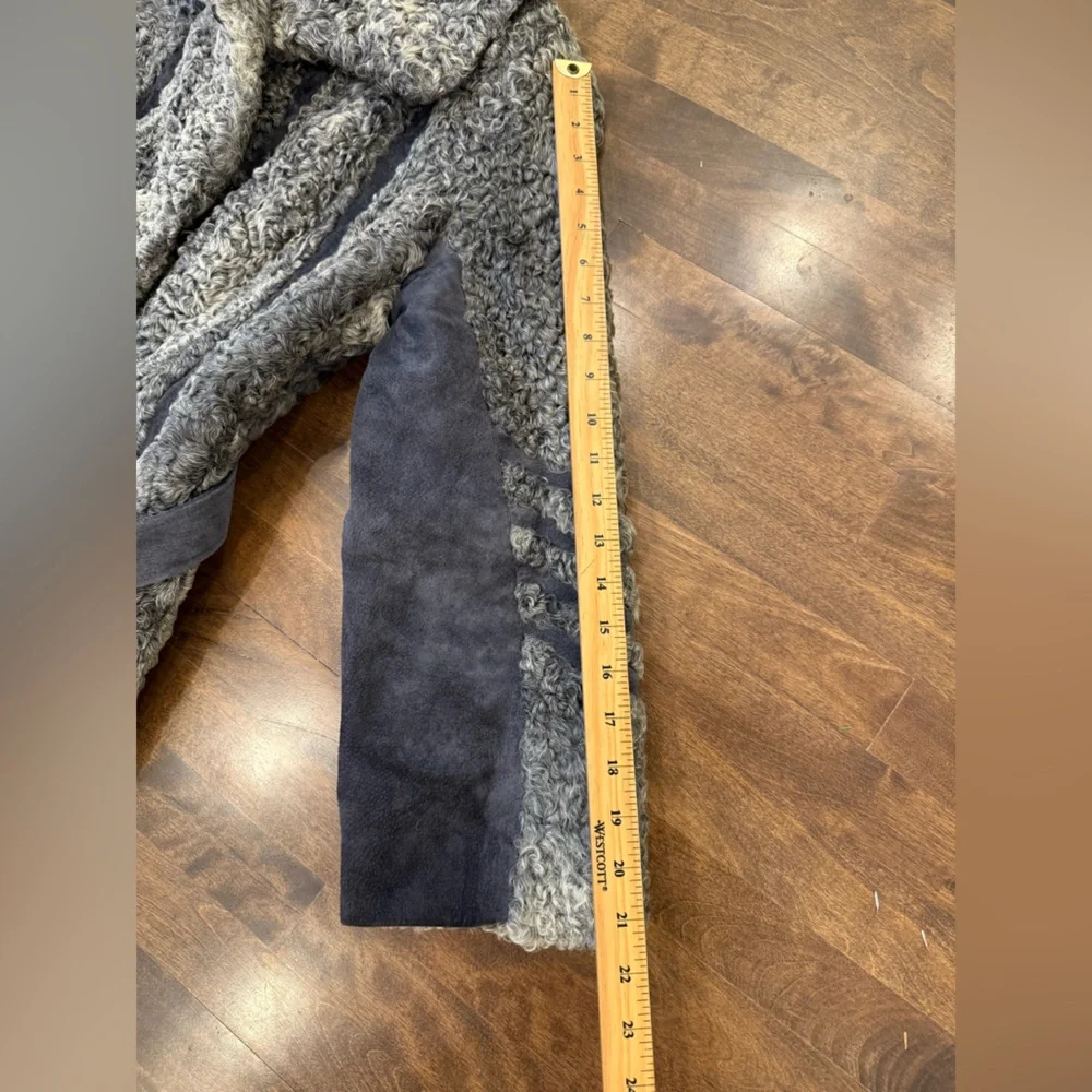 Vintage gray ASTRAKHAN LAMB sheep & Suede coat Jacket with chevron pattern strip - Picture 13 of 16